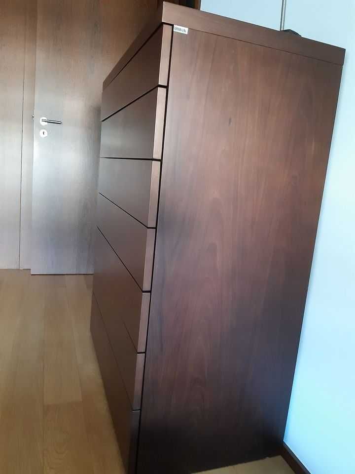 Cómoda / Camiseiro e 2 mesas cabeceira