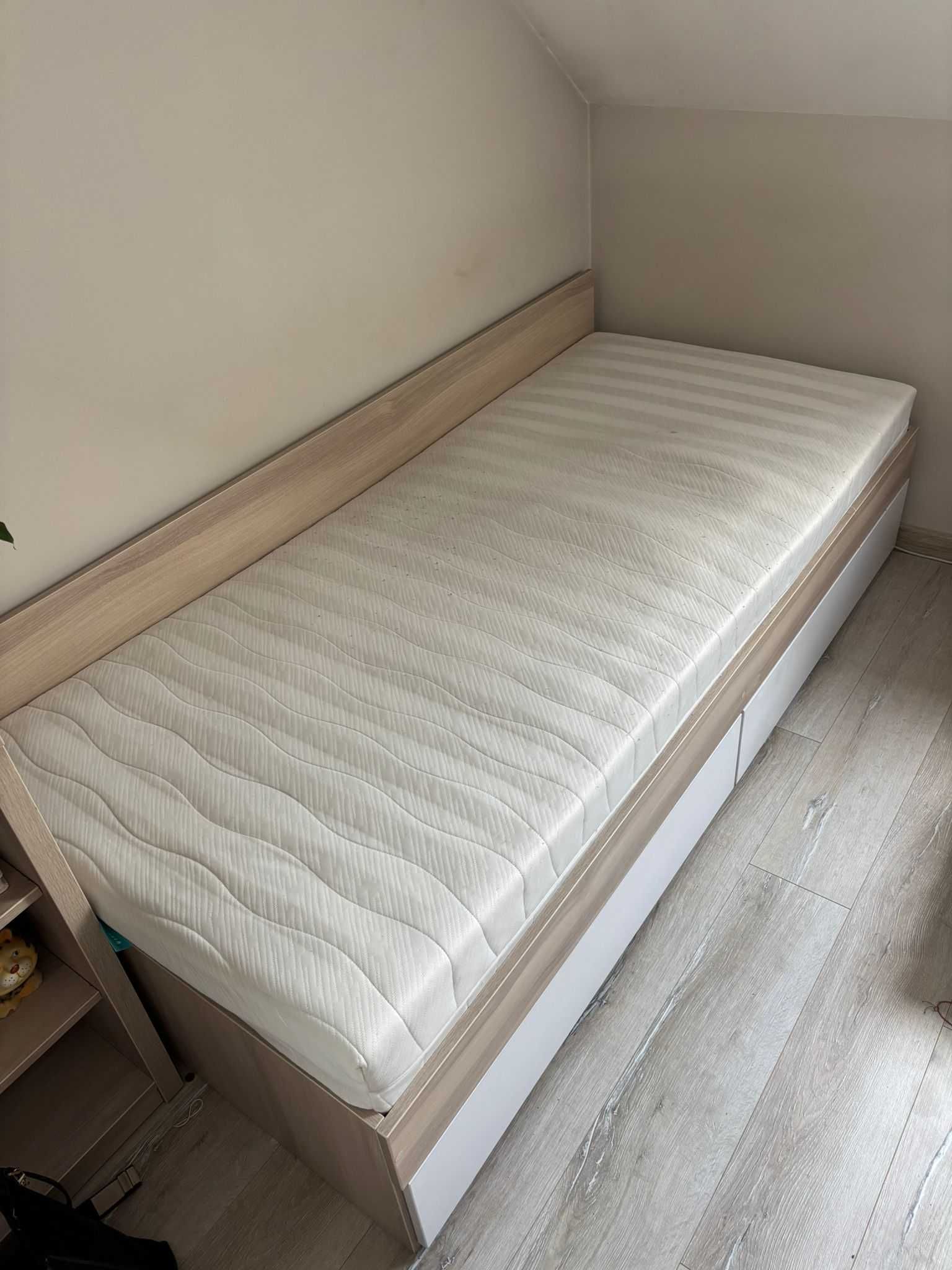 Łóżko z materacem 90/200