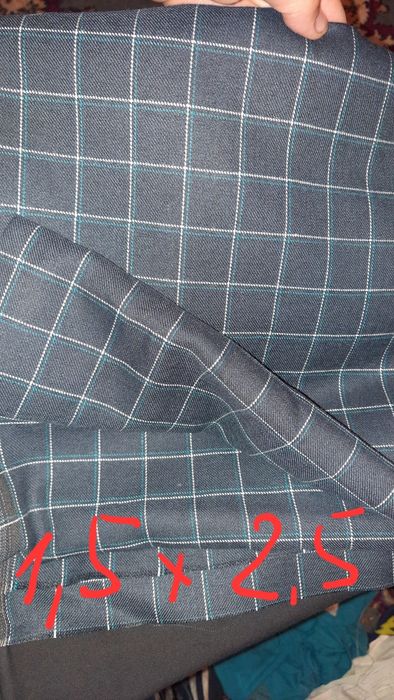 Відрізи різних тканин