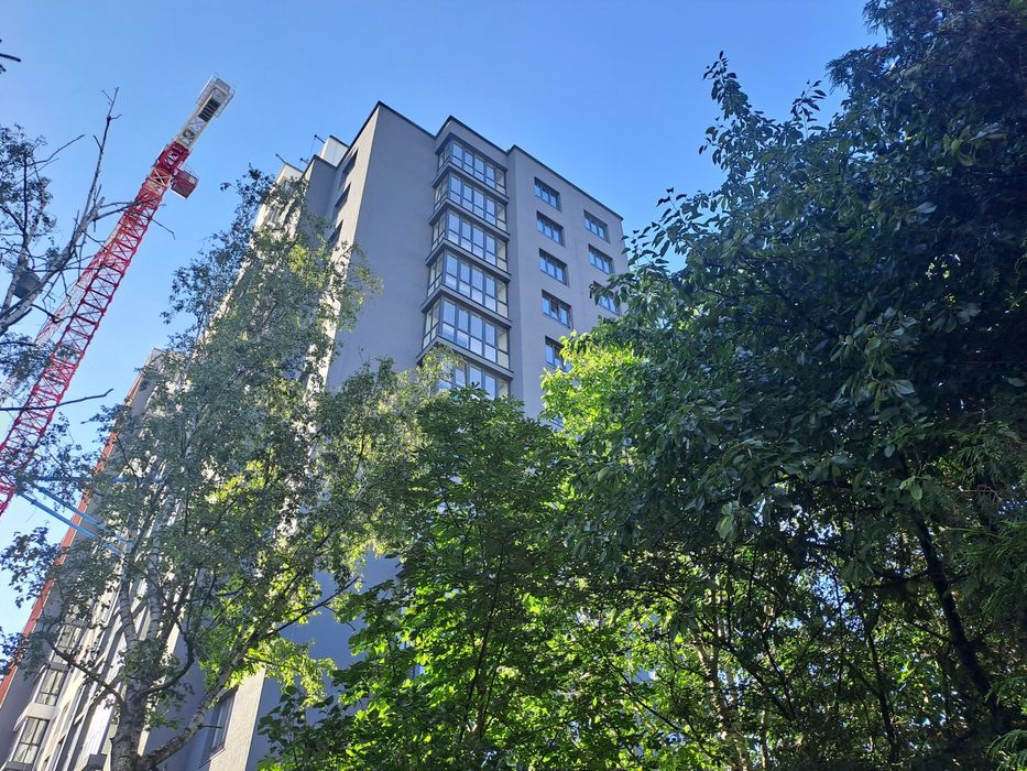 Продаж 2к квартири 61 кв. м на вул. Полковника Данила Нечая