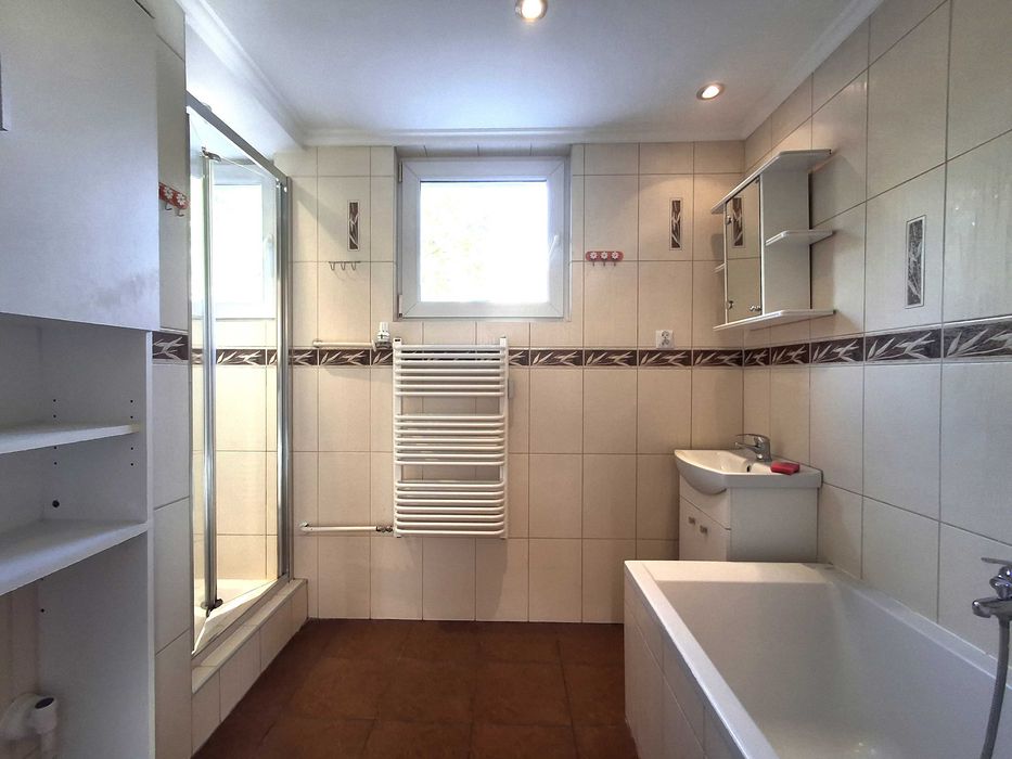 Piękny apartament 4-pok.+ kuchnia. Duży taras. ul. Majora. 1 piętro