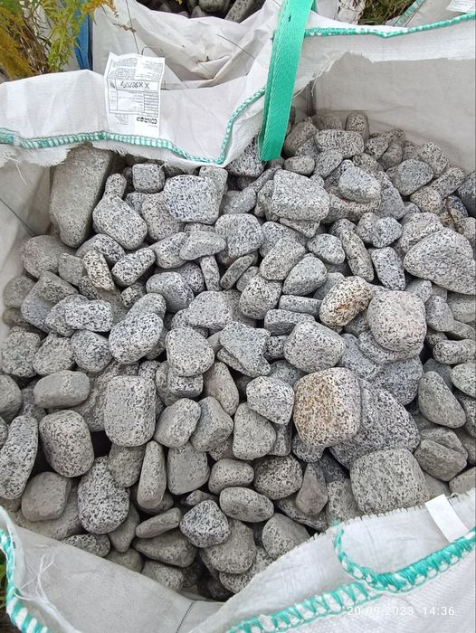 Габіон. Гранітний камінь.