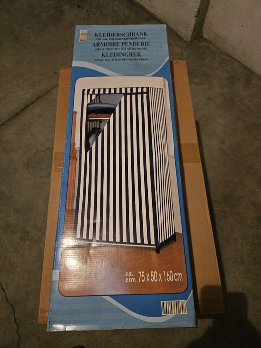 Roupeiro em tecido