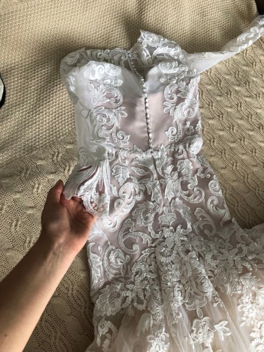 Продам свадебное платье дизайнерское 44 украинский  размер