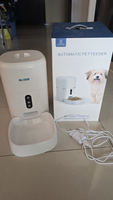 Automat do karmienia psa kota, aplikacja , na czas