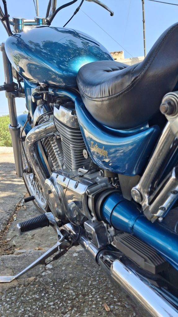 Suzuki intruder 600
