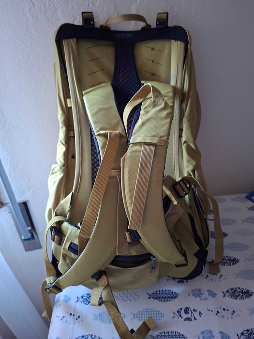 Mochila QUECHUA de caminhada na montanha - MH500 25L como nova