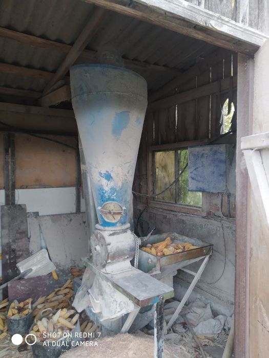 Млин ДКУ зернодробилка