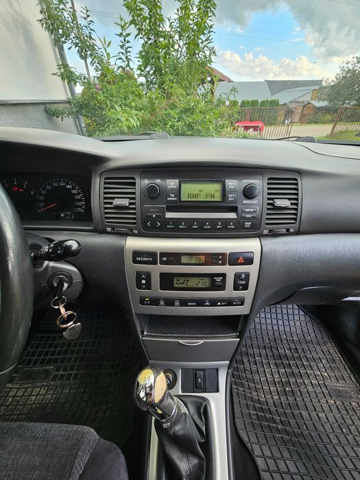 Toyota Corolla e12 hatchback 2004 rok 2.0 diesel 116 km