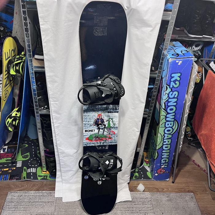 Gnu Money 156 cm + Bent Metal Axtion (41,5-44,5) - zestaw snowboardowy