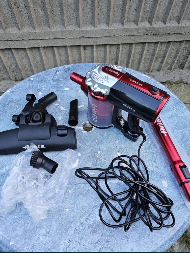 Odkurzacz pionowy cyklonowy Ariete 2761/10 Handy Force Ręczny 600W