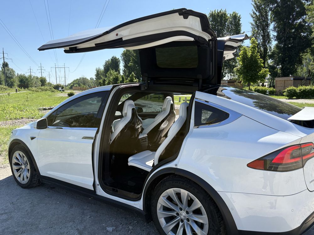 Tesla Model X 2017