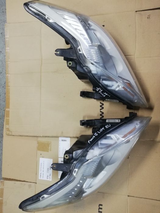 Reflektor prawy lewy lampa prawa lewa Ford Focus mk2 Lift 08-11r EU