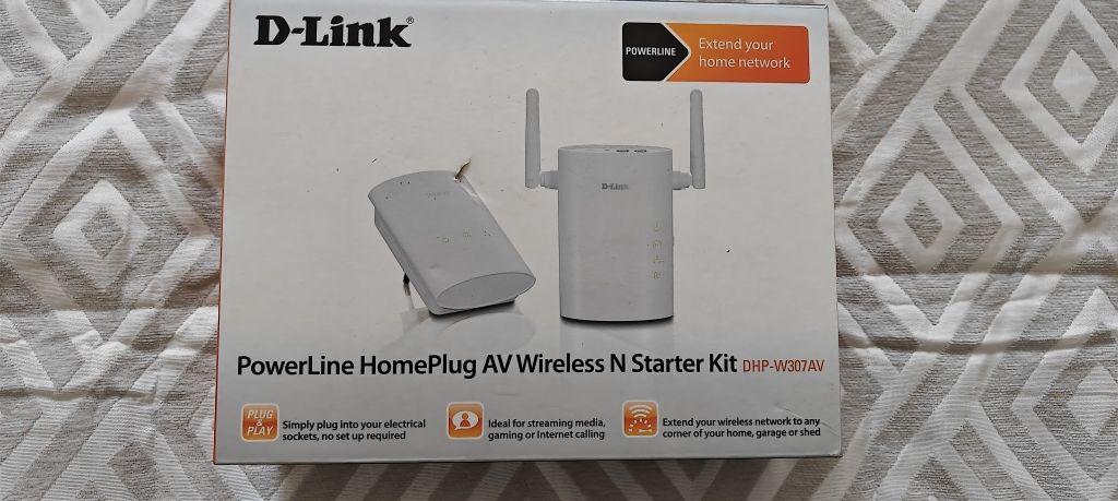 Extensor de Internet na tomada eléctrica