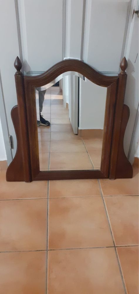 Espelho de madeira