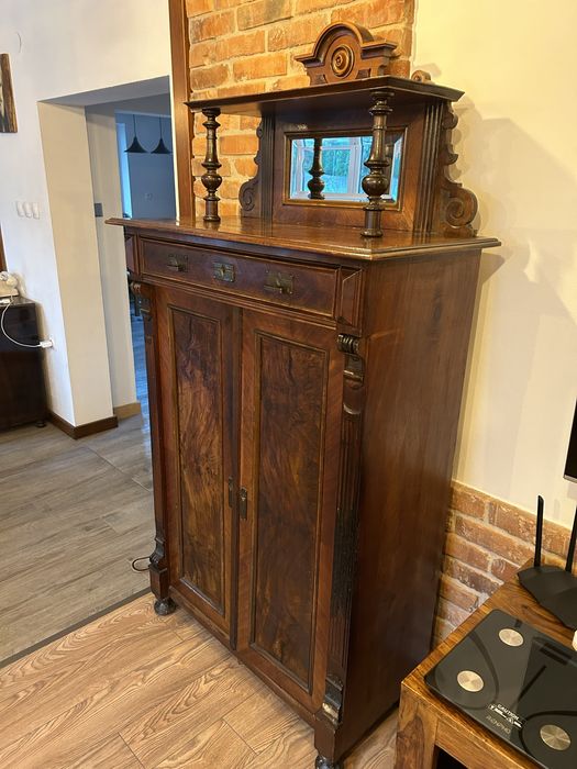 Stara niemiecka bieliźniarka