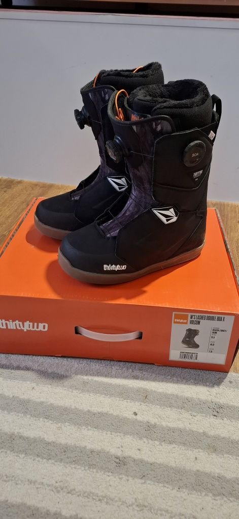 Buty snowboardowe  ThirtyTwo Lashed Double Boa X Volcom '24