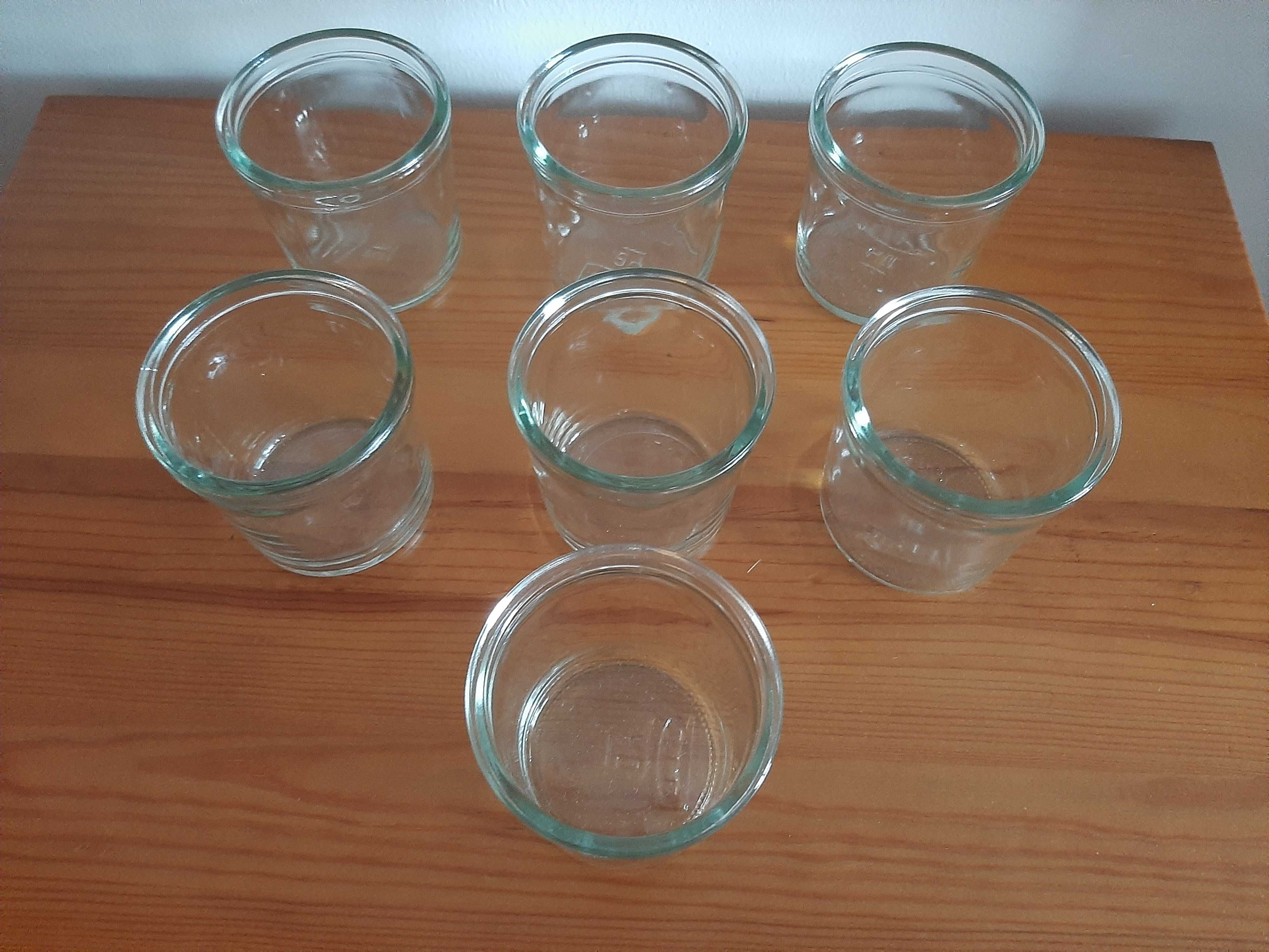 Frascos de vidro abertos para velas ou outras decorações