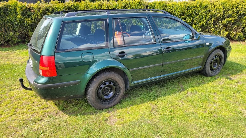 Vw Golf  1.6 rok 2000 nowy  przegląd