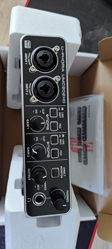 Behringer U-Phoria UMC202HD