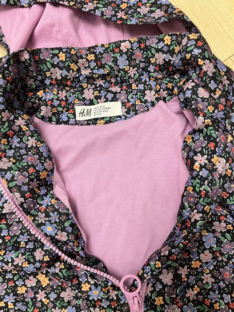 Дитяча вітрівка (куртка) hm, шапка zara