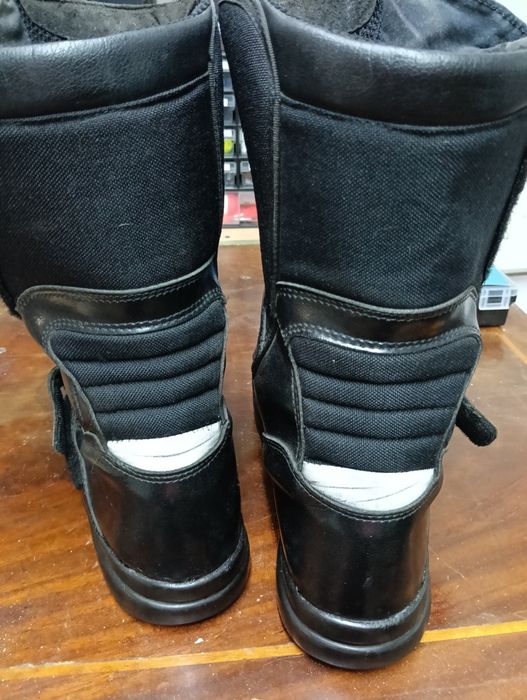 Botas de mota quase novas