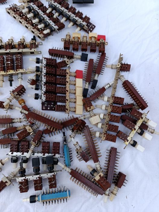 Радянські радіодеталі П2К новий перемикач кнопка з сріблом посріблені