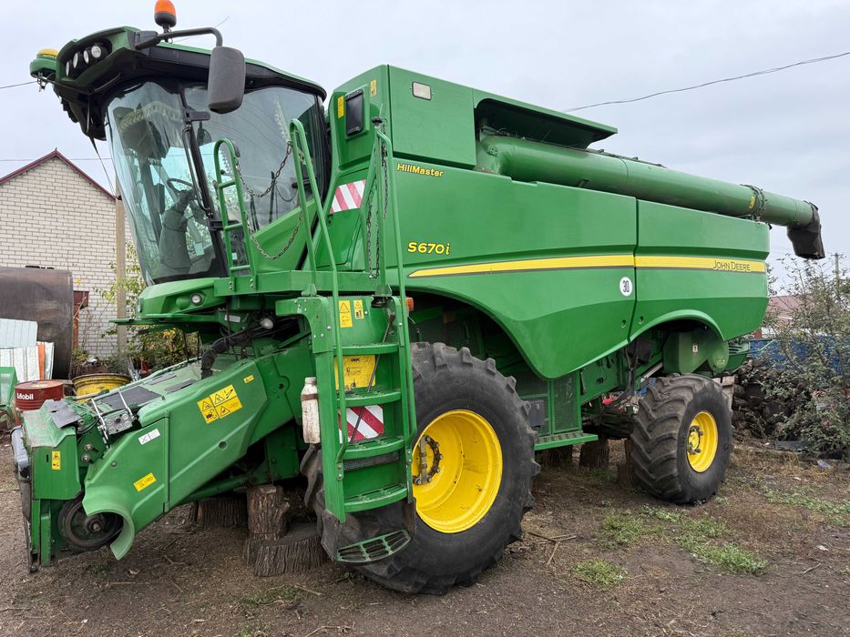 John Deere S670i HillMaster