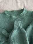 Puchaty moherowy sweter w kolorze morskim