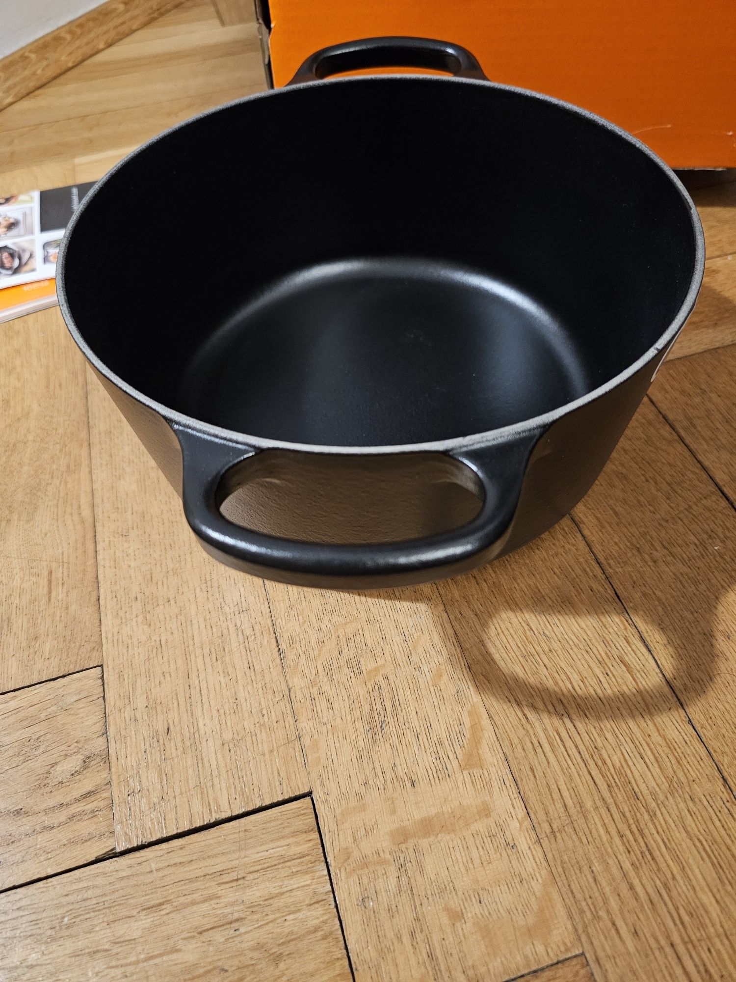 Le Creuset Signature Garnek żeliwny 22cm 3.3L czarna okrągły 3,3L 22