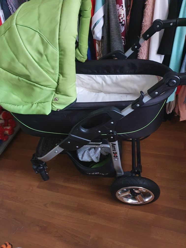 Wózek zielony dla noworodka