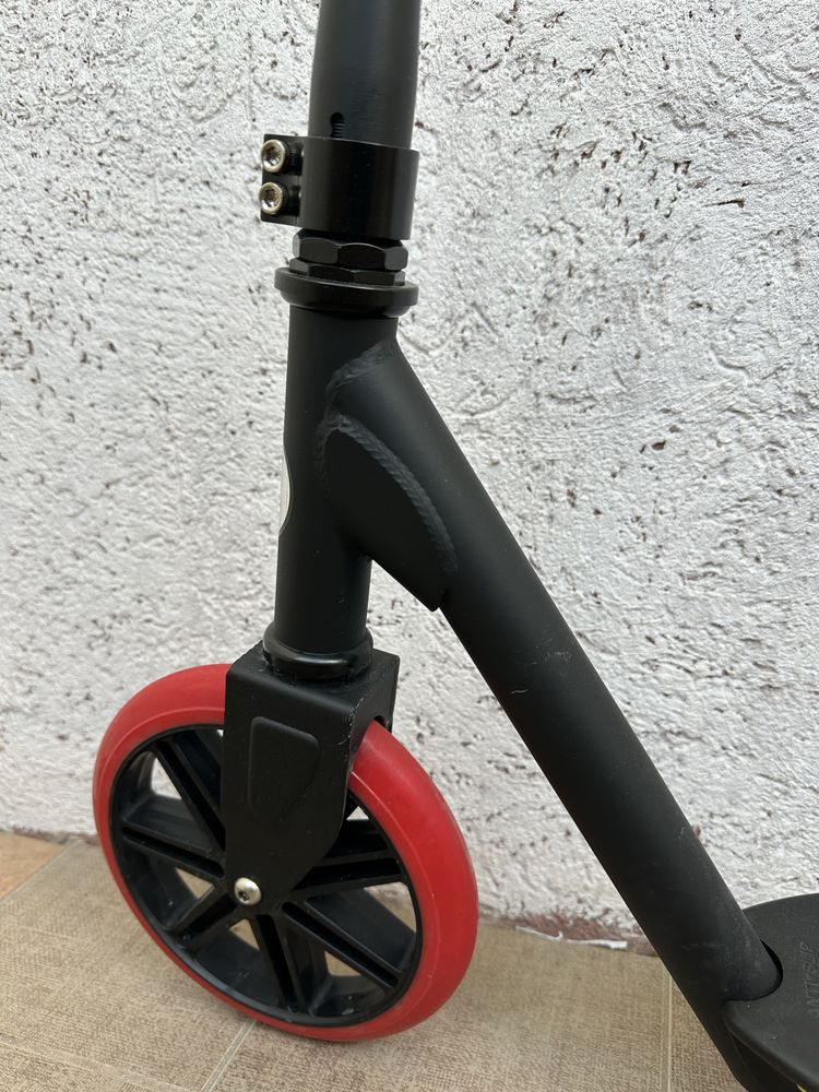 Самокат двоколісний Razor Carbon Lux