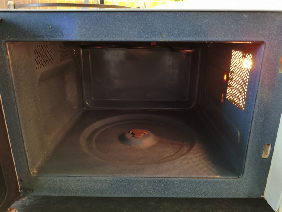 Печь микроволновая "Sumsung"