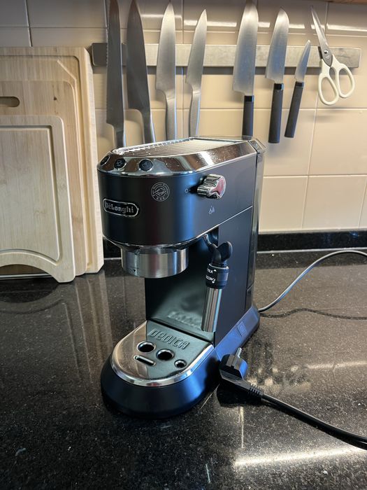 Delonghi Dedica com acessorios adicionais