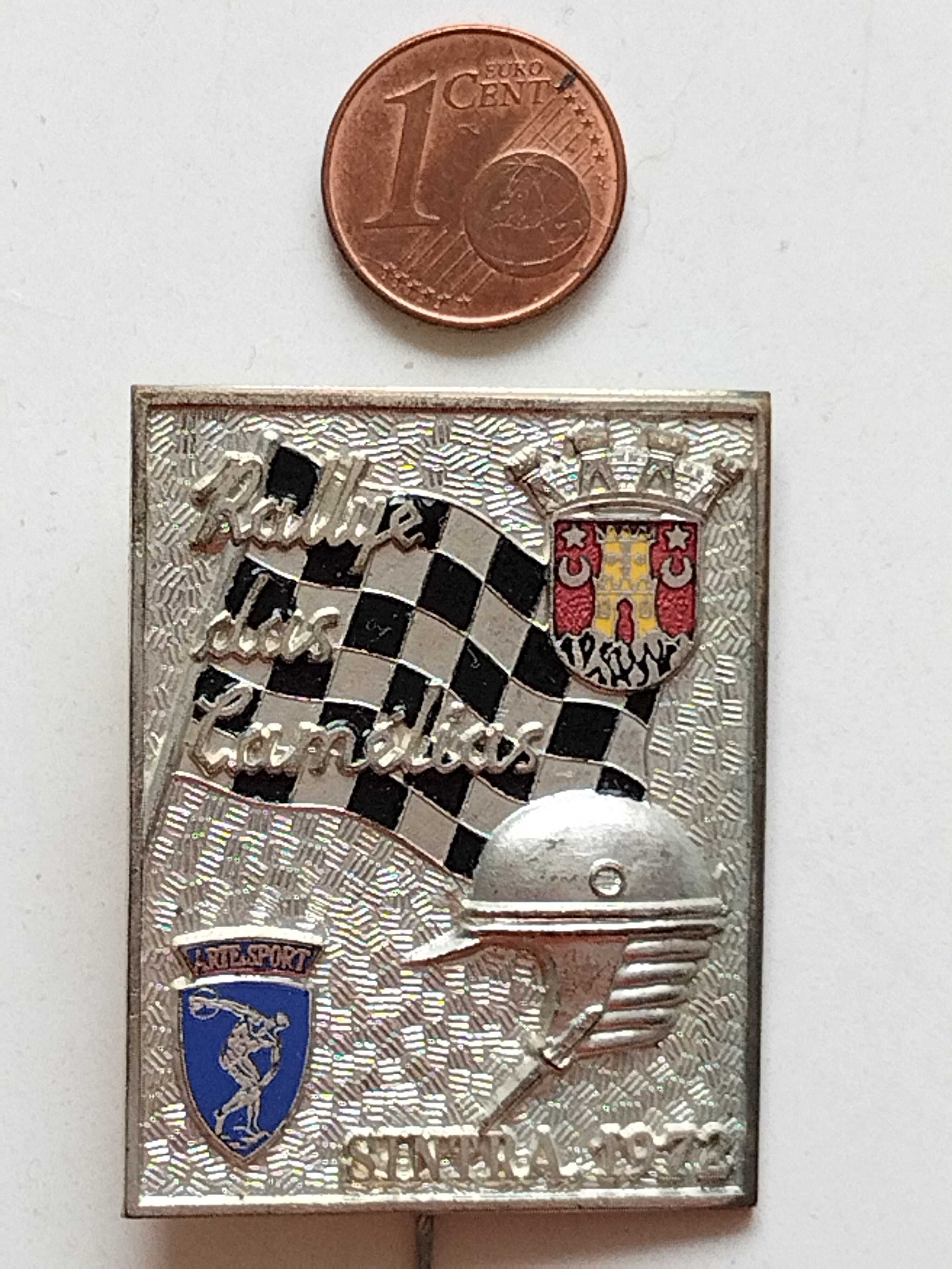 Fabulosa colecção de 7 emblemas antigos do rally das Camélias