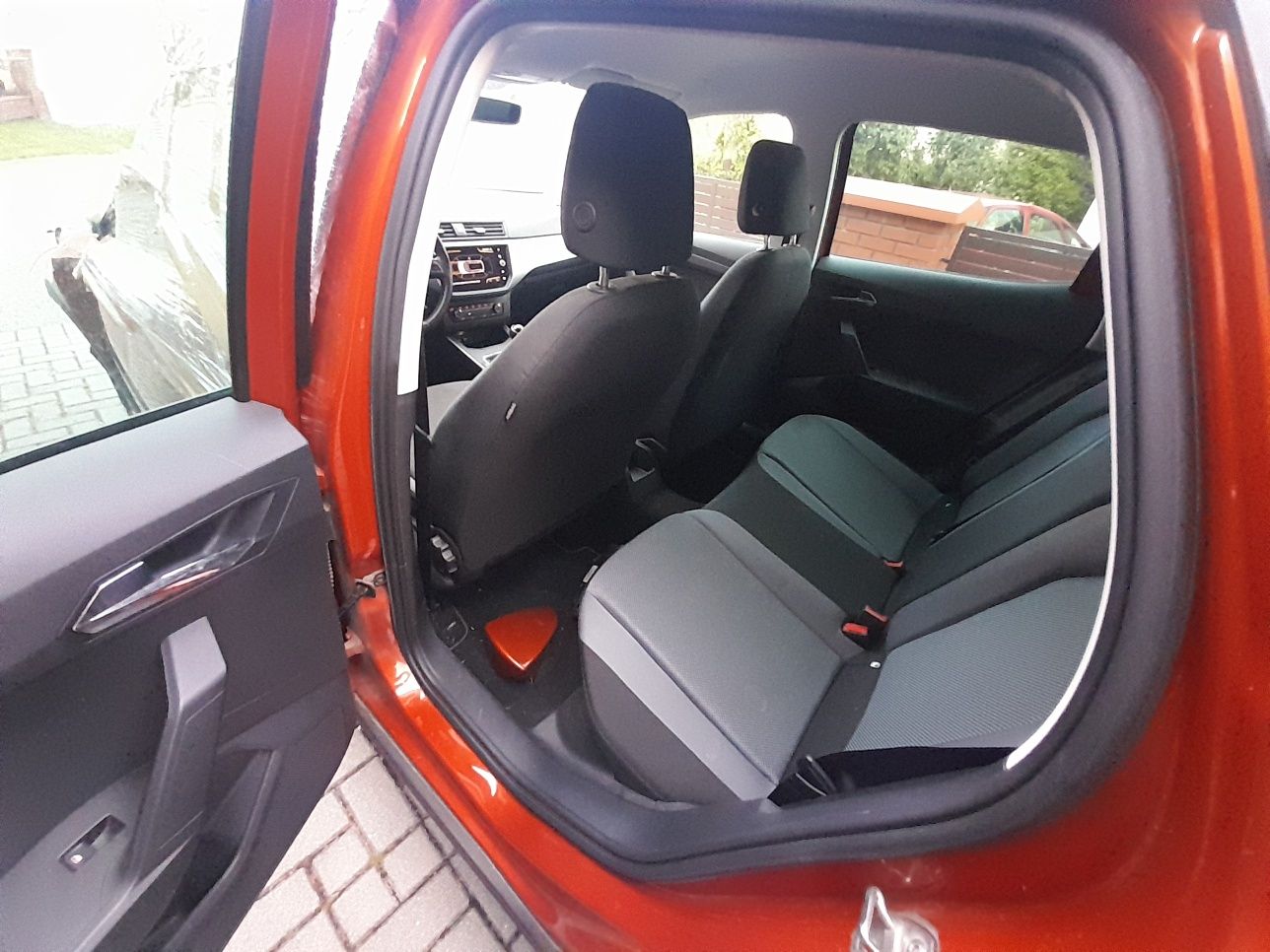 Seat Arona 1.0 TSi, 115KM/ 2018r./Lekko uszkodzony