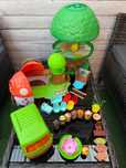 Domek zestaw Klorofil magiczne drzewo+akcesoria, autobus,sklep