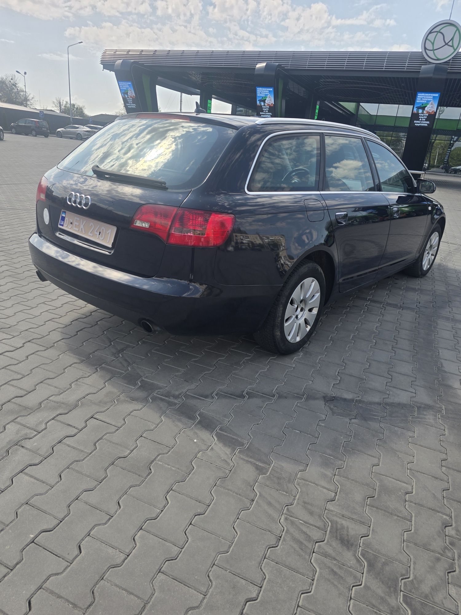 Audi А6 С6
2006.року
2.0 бензин 125кВт-170к.с.
GPS навігація, датчики
