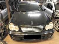 Mercedes C220 CDI W203 de 2002 para peças