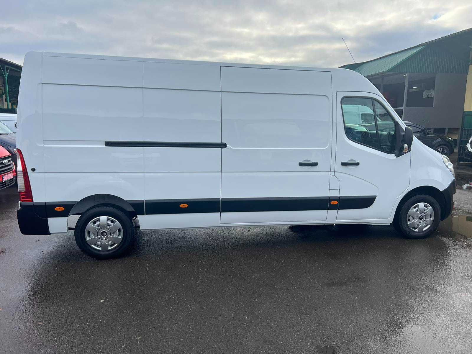 Рено Мастер 2019 року довга база Renault Master L3H2