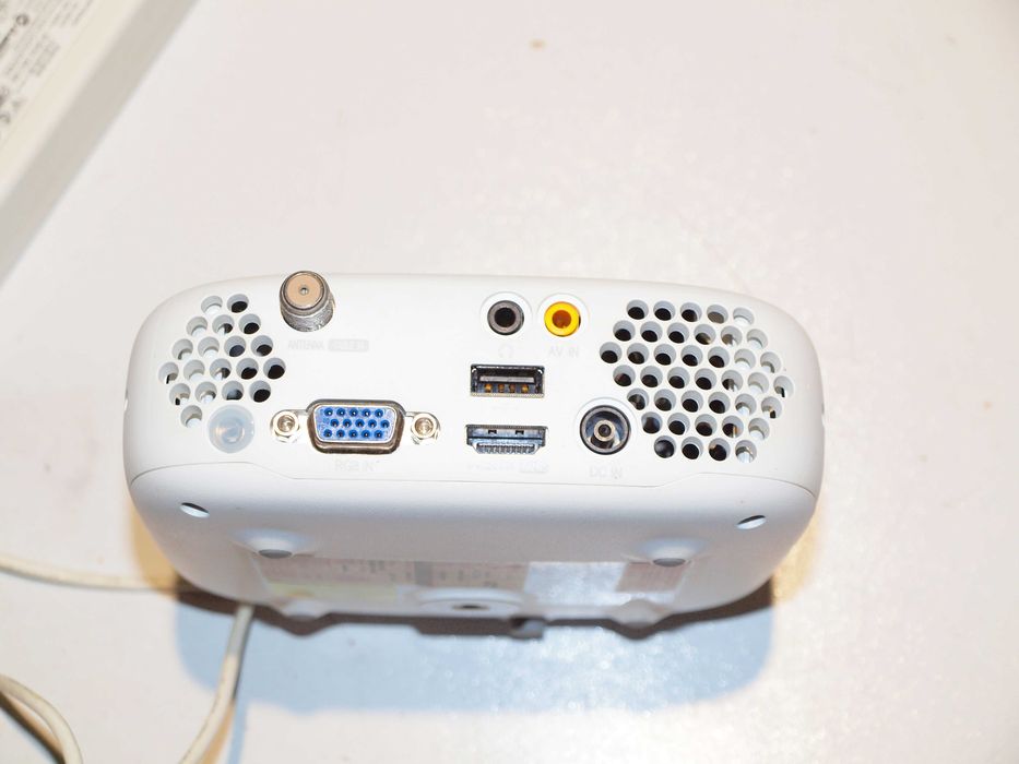 Портативний DLP LED проектор LG PW800 MiniBeam 800lm HD USB WiDi