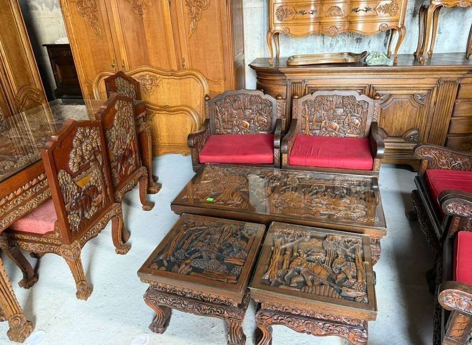 Bogato rzeźbione cztery fotele , ława,dwa stoliki