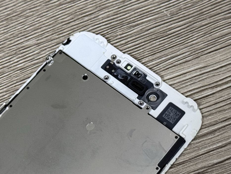 Oryginalny wyświetlacz ekran Apple iPhone 7 demontaż wymiana