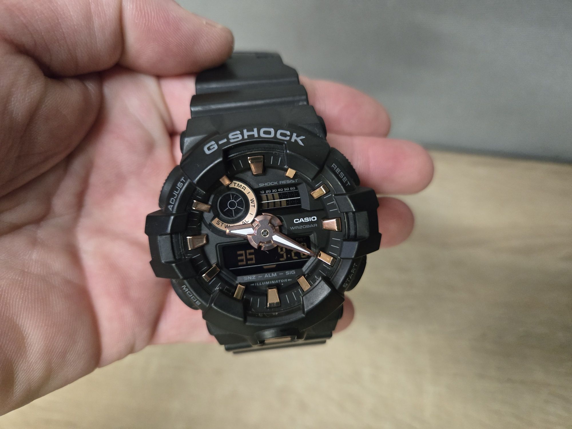 Zegarek Casio G-SHOCK Limitowany Black and Gold / GA-710B-1A4ER