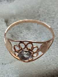 Śliczny Damski pierścionek z oczkiem złoto 585