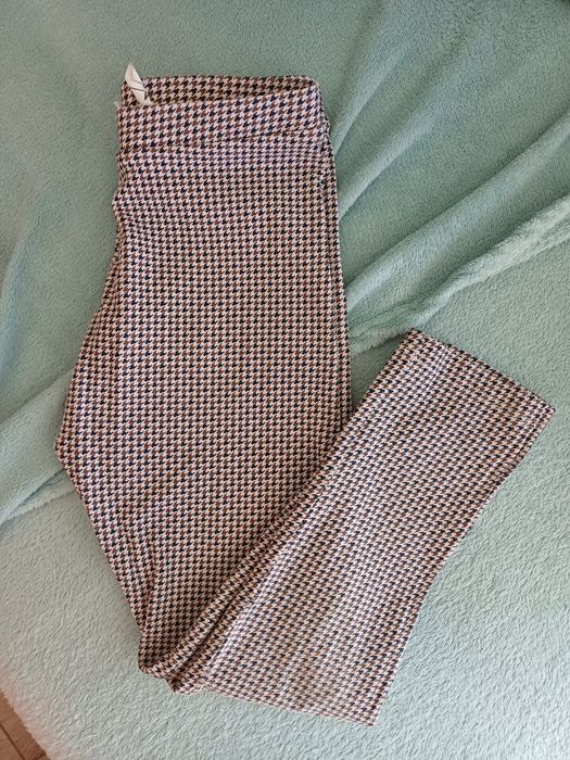 Leginsy Zara 116, kratka, w kratkę