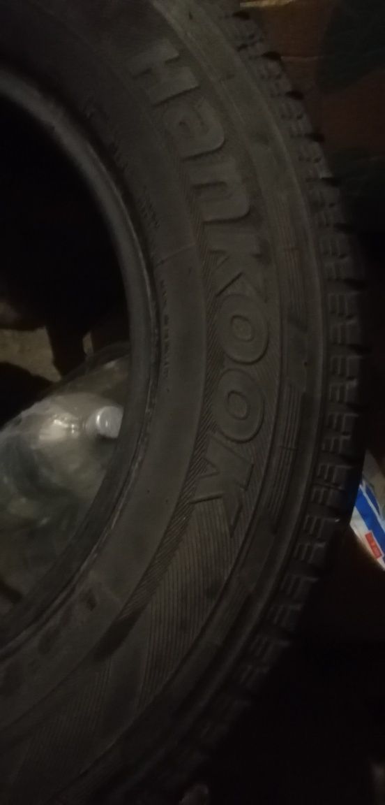 Шина 1шт.роспаровка Hankook 235/65R16c.