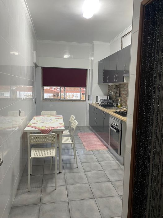 Aluga se quarto no Casal Do Marco