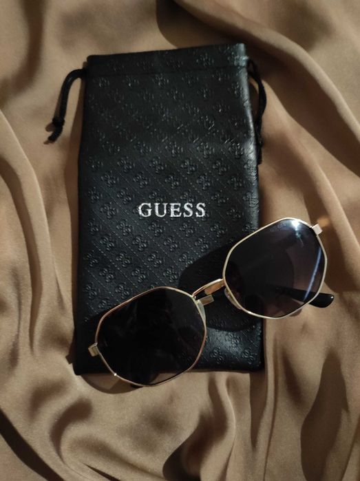 Сонцезахисні окуляри Guess