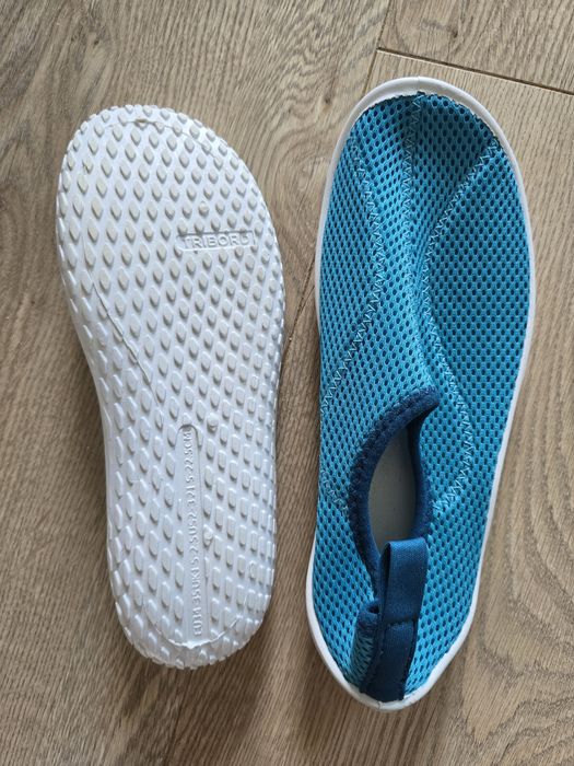 Decathlon Tribord dziecięce buty do wody r. 33